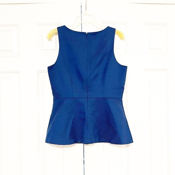Banana Republic sleeveless blue jacquard lined peplum top w/ back zipper. Size 8 - Picture 7 of 13